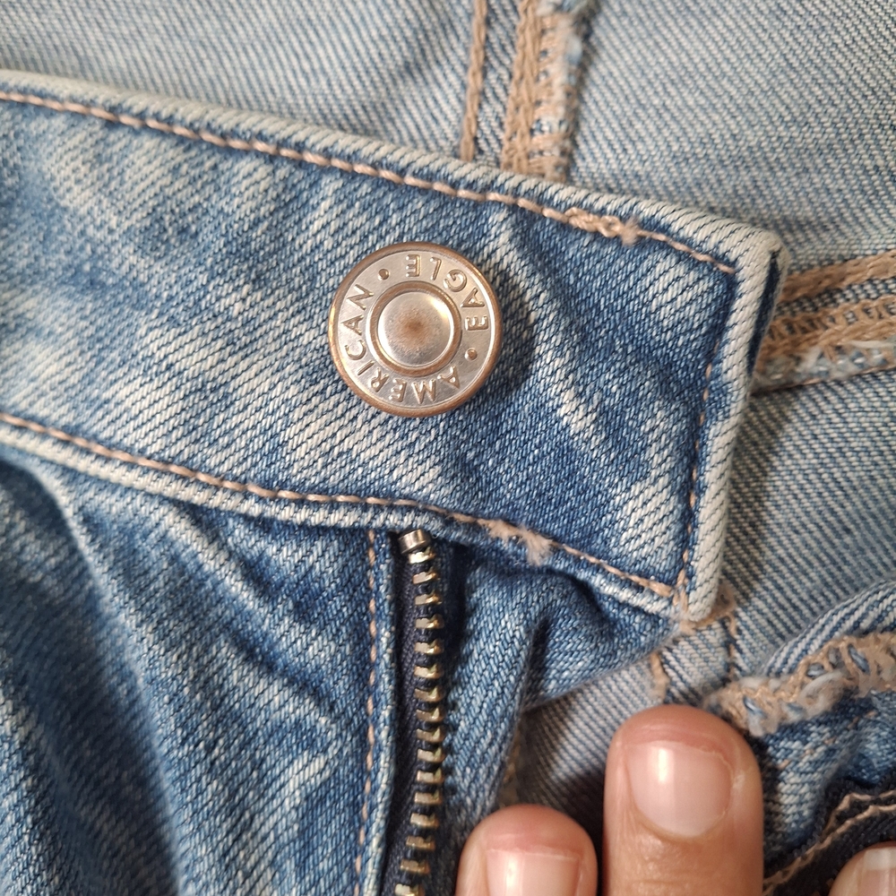 American Eagle Light Blue Denim Jeans - STRIGID - Picture 4 of 11